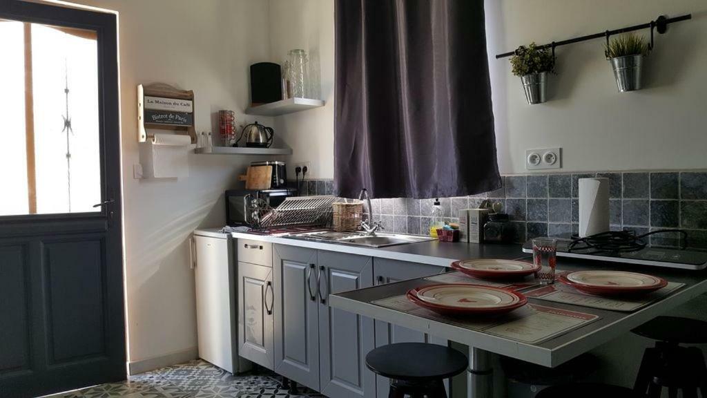 Ferienwohnung Le Cabanon De Lea Tavel Exterior foto